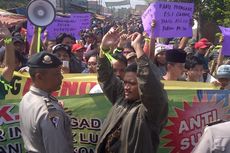 Demo Tolak Pembangunan Pasar Gadang, Pedagang dan Polisi Saling Dorong