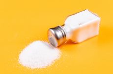 6 Cara Mengurangi Konsumsi Garam untuk Menurunkan Berat Badan