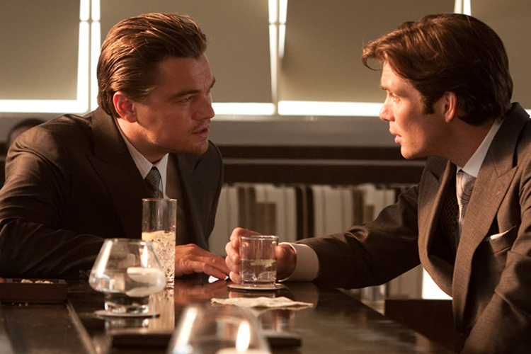 Leonardo DiCaprio dan Cillian Murphy dalam film Inception. 