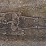 Kuburan Massal dengan Mayat Terpenggal Ditemukan Saat Pengerjaan Proyek Kereta Cepat Inggris