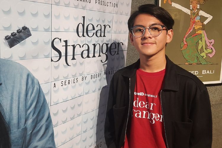 Aktor peran Ray Bong mendapat tantangan berbeda saat bermain di serial Dear Stranger.