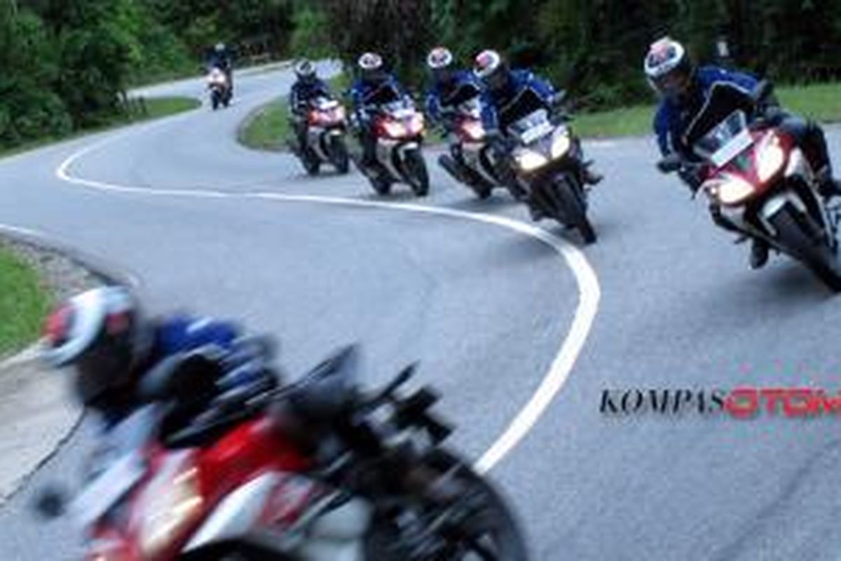 Yamaha R15 touring Banda Aceh-Medan (16-20 Mei 2014). 