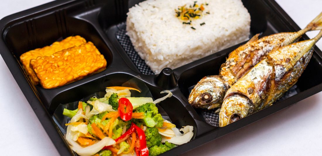 Ilustrasi makanan katering. 