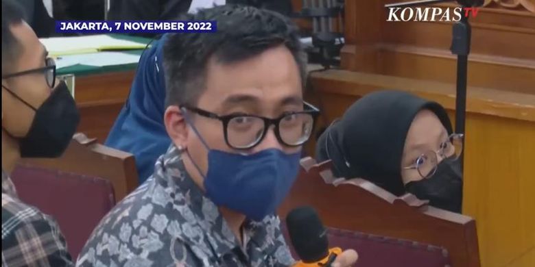 Legal counsel PT XL Axiata, Viktor Kamang, hadir sebagai saksi dalam sidang kasus pembunuhan berencana Nofriansyah Yosua Hutabarat atau Brigadir J di Pengadilan Negeri Jakarta Selatan, Senin (7/11/2022).