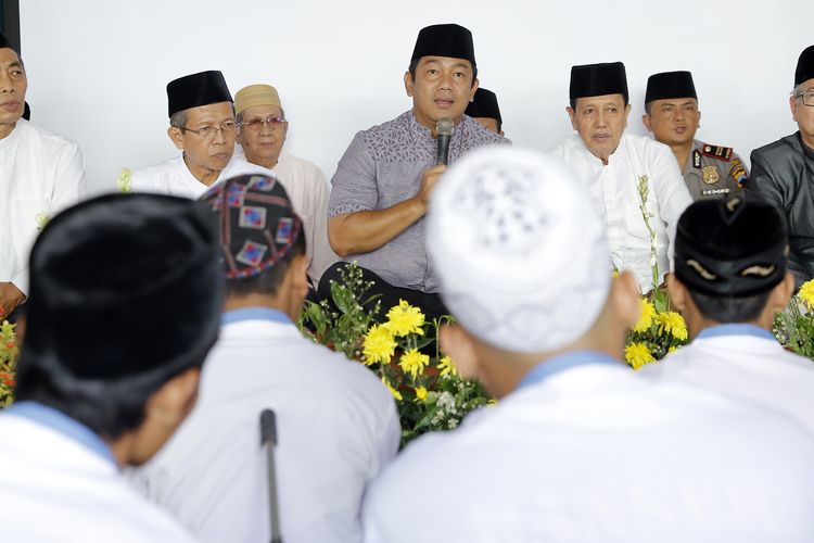 Walikota Semarang Hendrar Prihadi menghadiri prosesi tanda dimulainya perluasan Masjid Agung Semarang atau Masjid Agung Kauman, Kota Semarang, hingga 8 lantai, Rabu (3/4/2019).