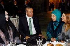 Presiden Erdogan Buka Puasa Bersama Selebriti Transjender Turki