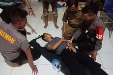 Anggota SAR Brimob Dipatuk Ular saat Bantu Evakuasi Korban Banjir