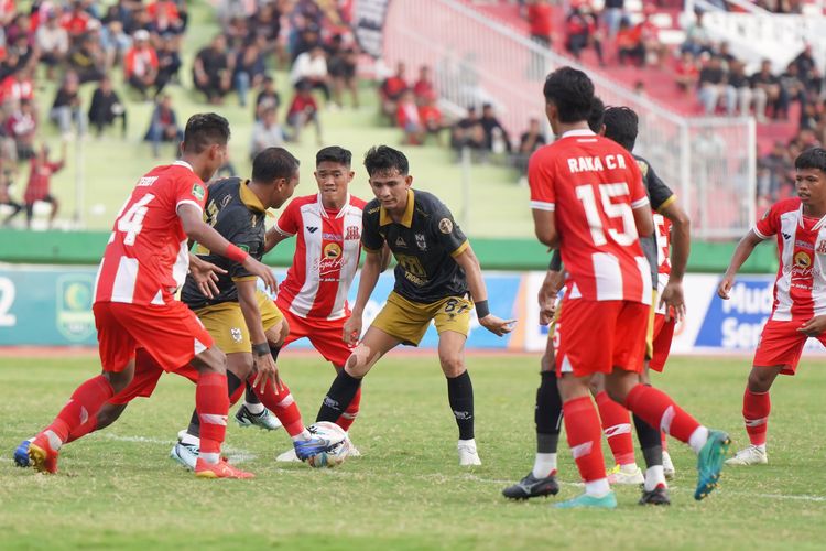 Laga pekan kedua babak 12 besar Liga 2 2023-2024 antara Deltras Sidoarjo vs Malut United yang dilaksanakan pada Sabtu (13/1/2024) sore