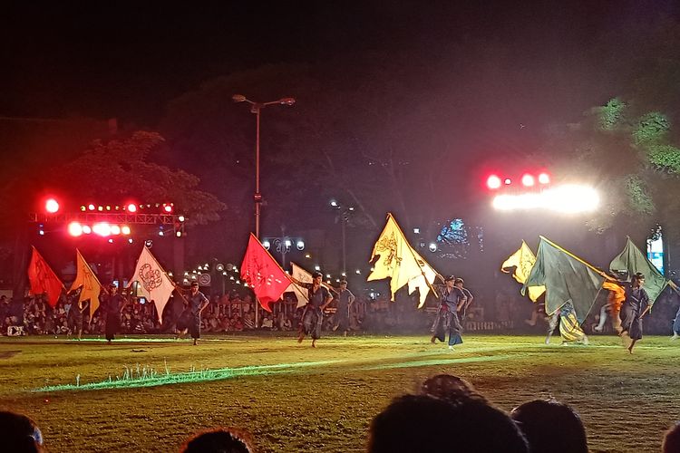 Ilustrasi kirab budaya Boyong Kedaton, acara tahunan untuk merayakan ulang tahun Kota Solo.