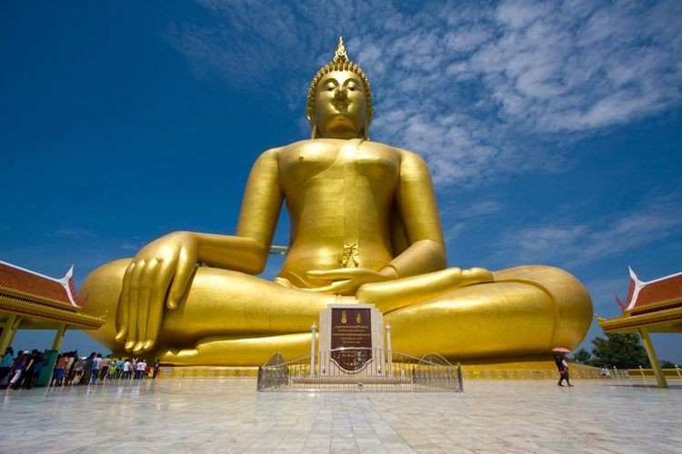 Patung Buddha raksasa di Thailand