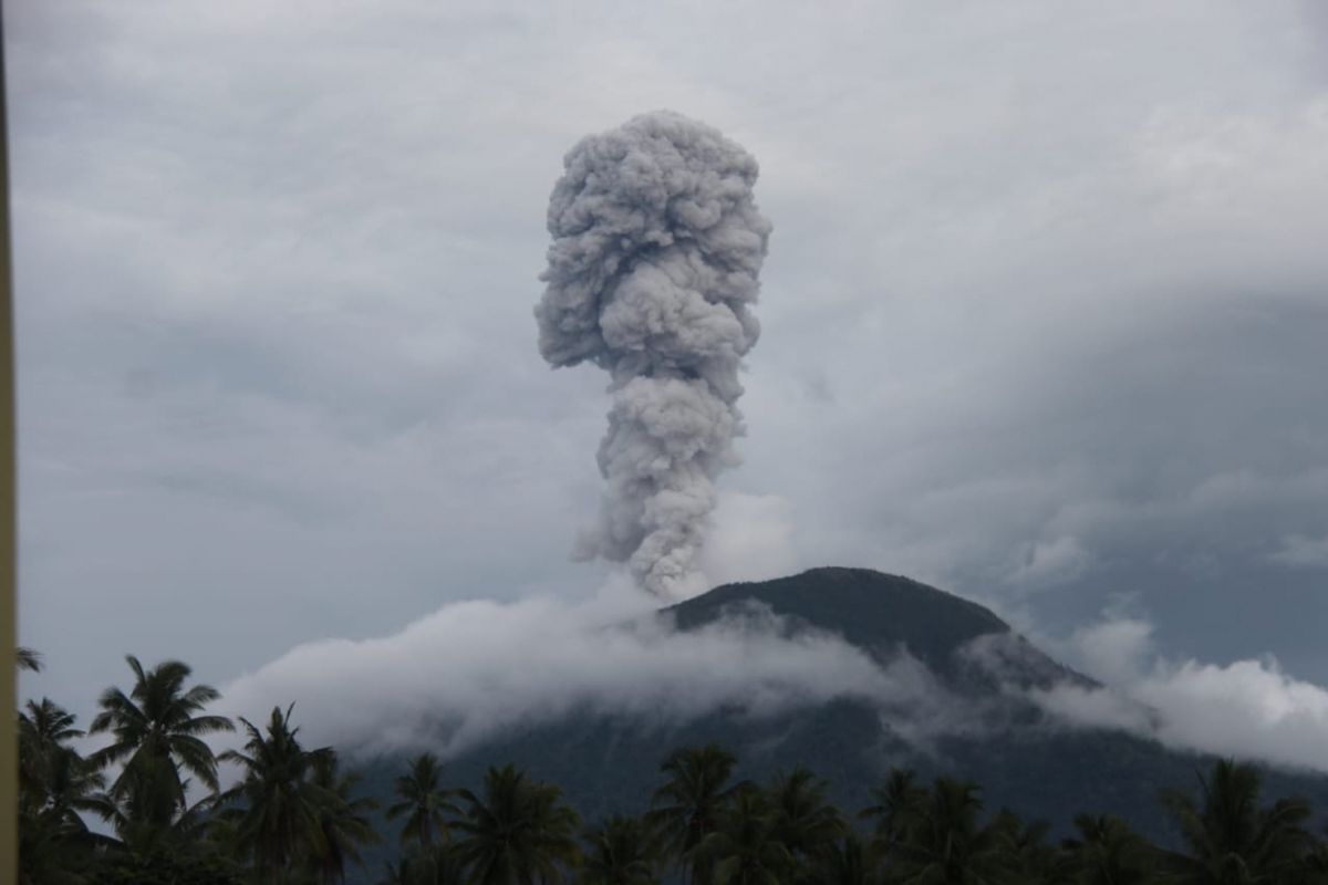 Gunung Ibu di Halmahera Barat Meletus Sabtu (12/01/2019)