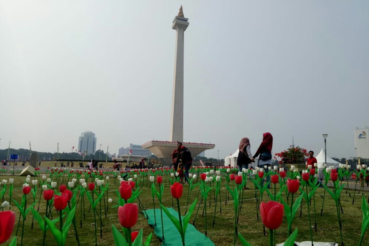 Kawasan Monas pada Hari Ulang Tahun ke-74 RI.