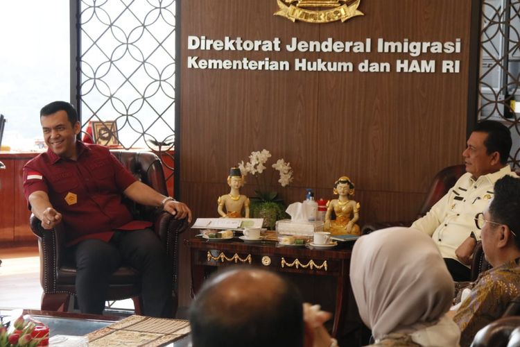 Gubernur Kepri, Ansar Ahmad menemui Dirjen Imigrasi Kemenkumham, RI Silmy Karim terkait biaya VOA, Rabu (01/03/2023).