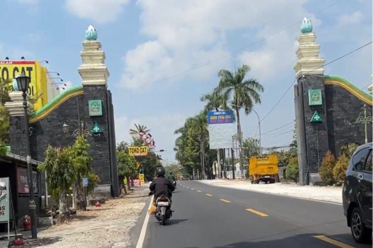 Rapuh dan Berkarat, Bando Ikon Legendaris Pintu Masuk Kota Wonosari Gunungkidul Dicopot