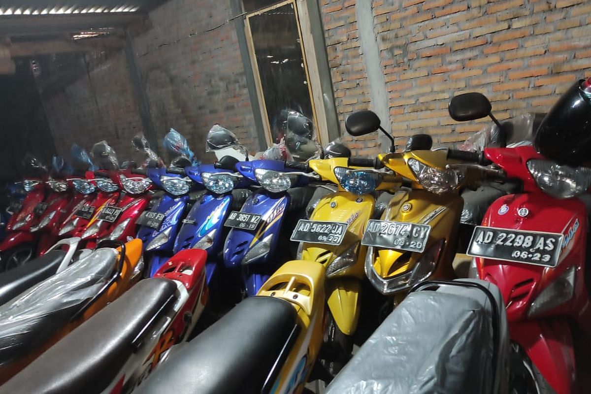 Koleksi motor milik Sakriantoro seorang pegusaha asal Sukoharjo Jawa Tengah
