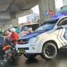 Kronologi Mobil Polisi Tabrak Pemotor Saat Kawal Mobil Alphard di Makassar