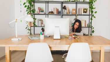 Trik Produktif Saat WFH Tanpa Harus 'Bakar' Gaji Bulanan