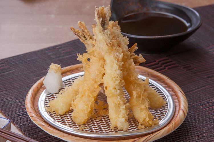 ilustrasi udang tempura, jenis tempura yang biasa dijadikan topping ramen. 