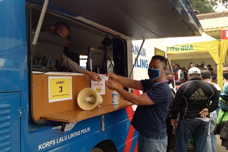 Pelayanan SIM Gratis di Satlantas Polres Tangsel dalam rangka HUT ke-71 Polri, Rabu (1/7/2020