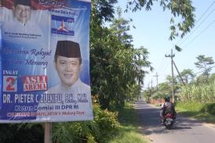 Benner Pieter C Zulkifli, caleg dari Demokrat yang memasang kalimat Bismillah, dan dikecam umat Islam di Malang.Selasa (25/3/2014).