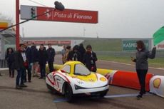 Mobil Listrik Ciptaan Mahasiswa Indonesia Diuji di Sirkuit Milik Ferrari