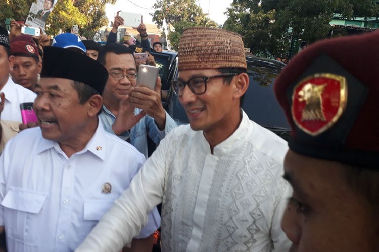 Cawapres Sandiaga Uno saat kampanye akbar di Surabaya, Senin (22/10/2018)