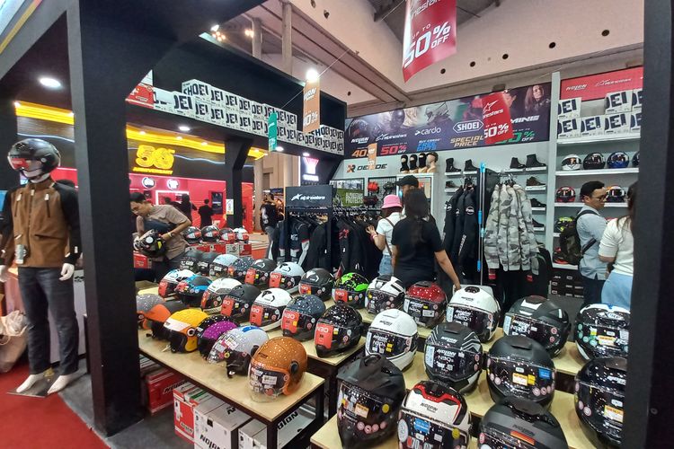 Diskon apparel dan helm pada IMOS 2025