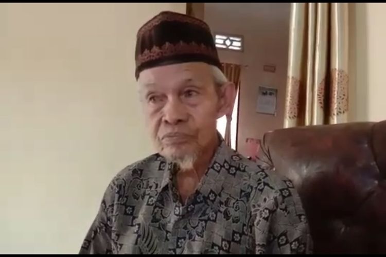 Anak korban pembantaian tentara yang dipimpin Raymond Westerling, Abdul Halik, saat diwawancarai di rumahnya, Bulukumba, Sulawesi Selatan, Rabu (11/8/2021).