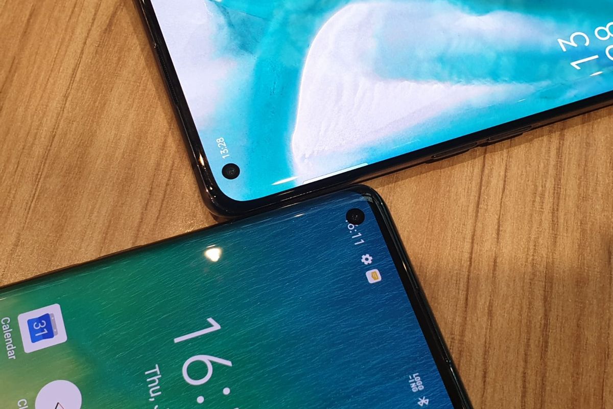 Desain punch hole atau lubang kamera di Oppo Find X2 dan Find X2 Pro.