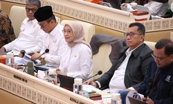 Menteri Rini Sampaikan Capaian Kinerja Kementerian PANRB TA 2025 di Rapat Kerja DPR RI