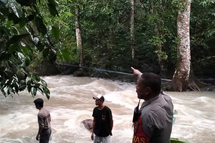 Air Bah Datang, Perempuan Hilang Terbawa Arus di Air Terjun Tibu Ijo Lombok