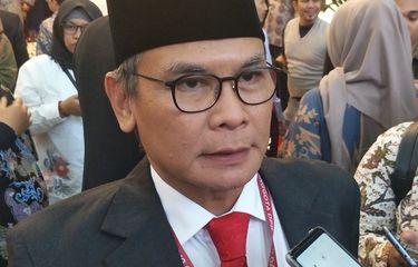 Anggota DPR terpilih periode 2019-2024 Johan Budi saat ditemui seusai pelantikan di Kompleks Parlemen, Senayan, Jakarta, Selasa (1/10/2019).  