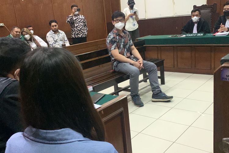 Nicholas Sean hadir sebagai saksi dalam sidang kasus pencemaran nama baik terdakwa Ayu Thalia di Pengadilan Negeri (PN) Jakarta Utara, Selasa (14/6/2022).