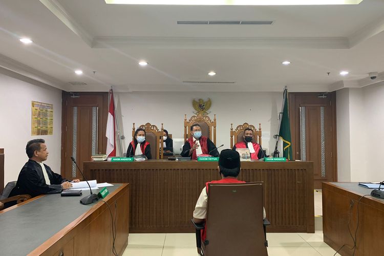 Pengadilan Negeri Jakarta Pusat menggelar sidang jawaban JPU atas eksepsi yang diajukan kuasa hukum terdakwa dalam kasus pengeroyokan pegiat media sosial Ade Armando di Pengadilan Negeri Jakarta Pusat, Kamis (14/7/2022).