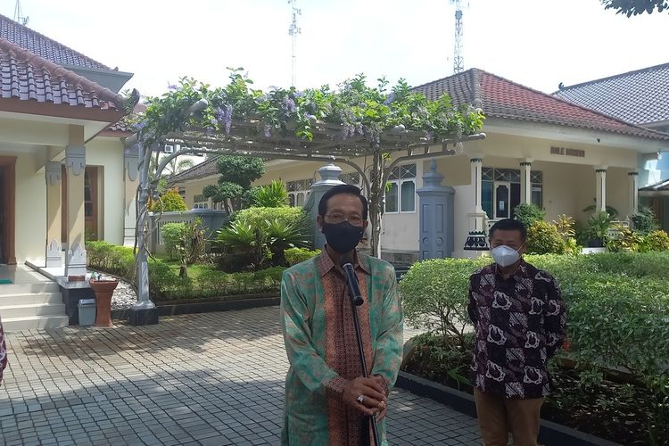 Sultan ditemui di Kompleks Kepatihan, Kota Yogyakarta, Kamis (28/4/2022)