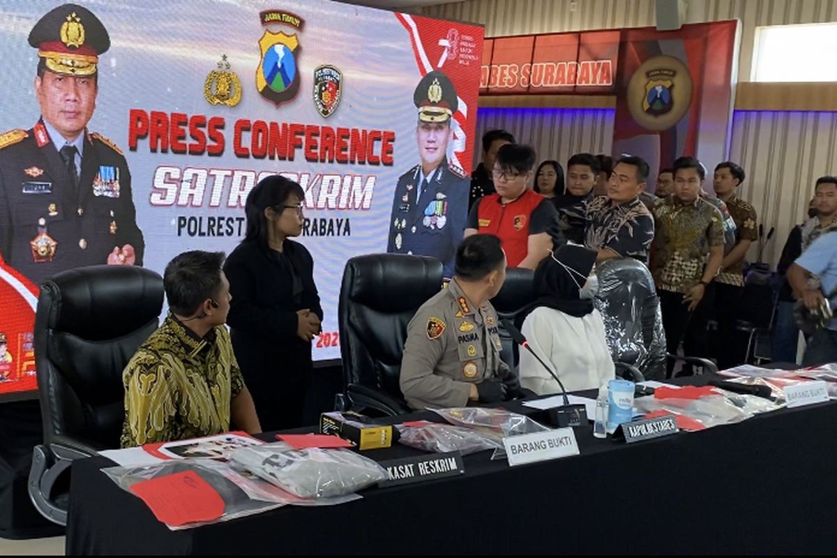 Anak DPR RI yang jadi tersangka penganiayaan terhadap pacarnya hingga meninggal dunia saat dirilis di Mapolrestabes Surabaya, Jawa Timur, Jumat (9/10/2023)