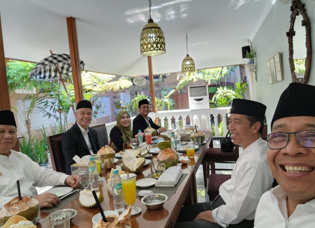 Jokowi, Prabowo, dan Ganjar Makan Siang Bersama di Pekalongan, Ada Bahas Politik