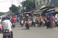 Beli Bahan Makanan untuk Lebaran, Warga Memenuhi Pasar di Bandar Lampung