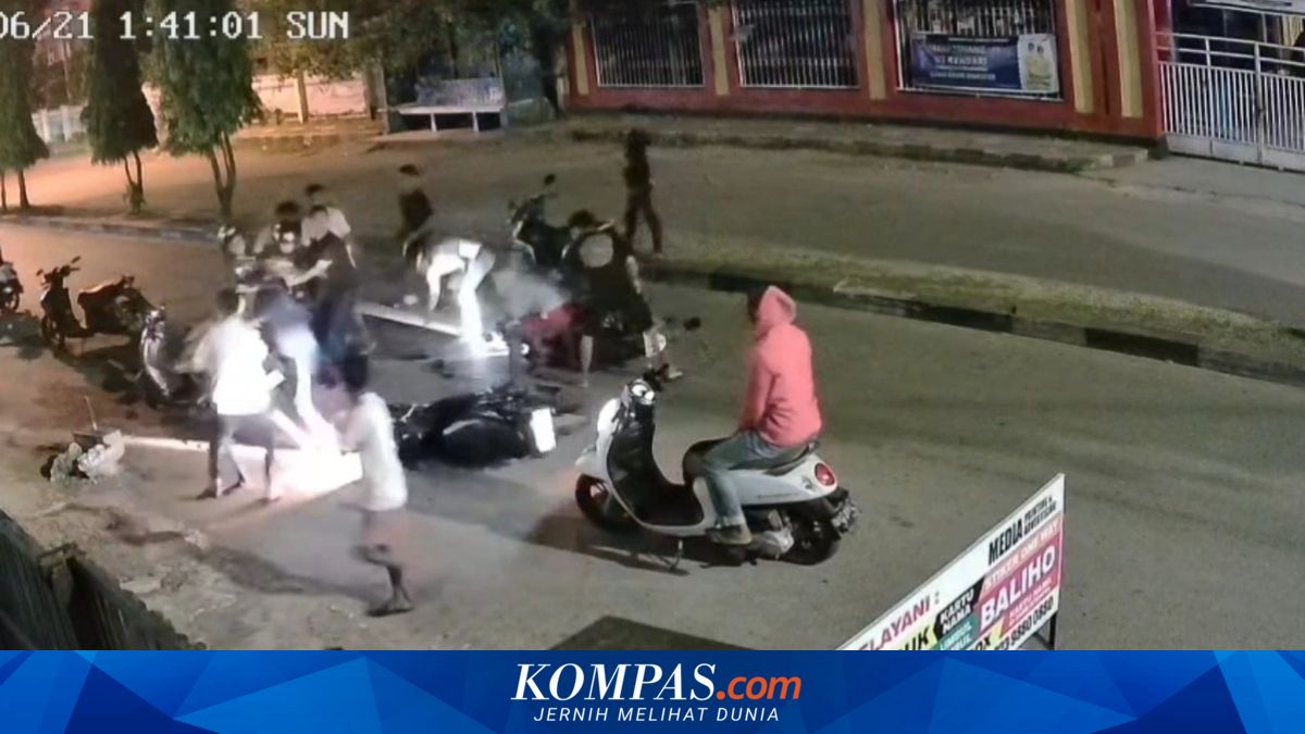 Niat Beli Makanan, Dua Pemuda di Baubau Diserang Geng Motor, Aksi Terekam CCTV