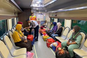 Penumpang Kereta Khusus Petani-Pedagang: Kami Diistimewakan, Serasa Gerbong Milik Sendiri