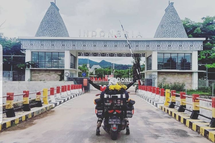 Lilik Gunawan dan putranya, Balda, berhasil touring sejauh 5.000 km dari Jambi ke Timor Leste