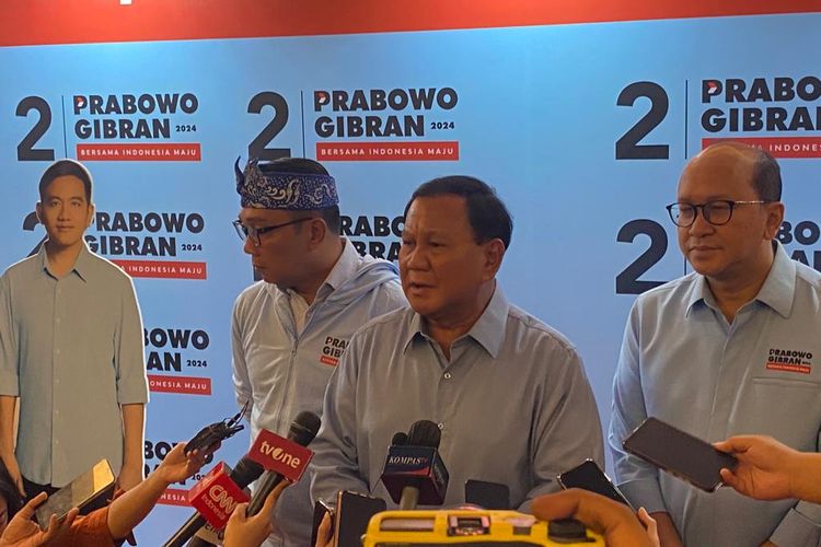 Calon presiden nomor urut 2 Prabowo Subianto dalam acara konsolidasi TKD Jawa Barat di The House Convention Hall Paskal, Bandung, Jawa Barat, Sabtu (25/11/2023) petang.
