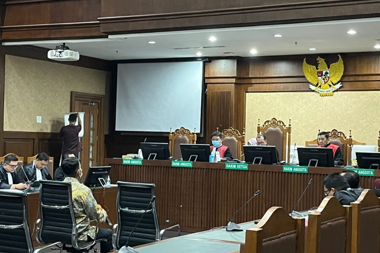 Mantan Direktur Pemeriksaan dan Penagihan (DP2) pada Direktorat Jenderal (Ditjen) Pajak Kementerian Keuangan, Angin Prayitno Aji dalam sidang di Pengadilan Tindak Pidana Korupsi (Tipikor) pada Pengadilan Negeri (PN) Jakarta Pusat, Selasa (7/3/2023).