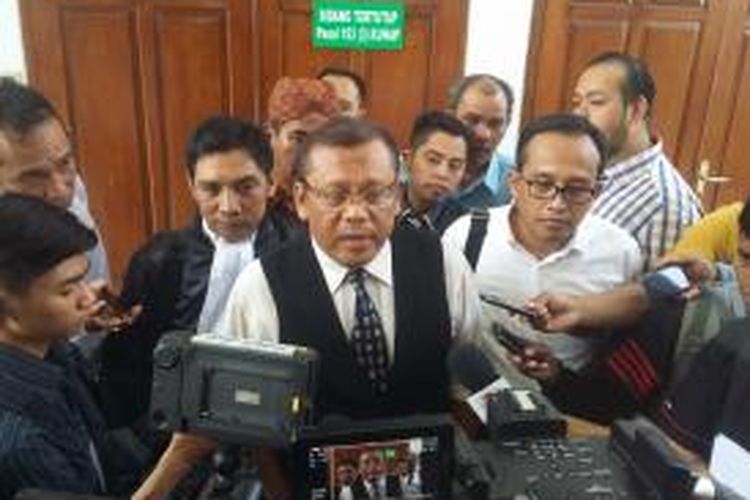 Eggi Sudjana ketua tim kuasa hukum mantan Ketua Komisi VII DPR RI, Sutan Bhatoegana, di Pengadilan Negeri Jakarta Selatan, Senin (23/3/2015).