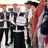 Datang ke Bangkalan, Gubernur Khofifah Bawa Bansos dan Al Quran dari Raja Salman