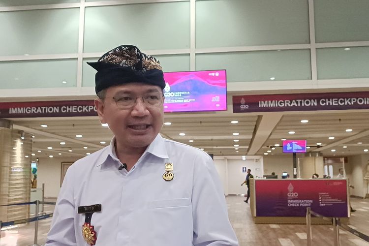 Kepala Imigrasi Kelas I Khsus TPI Ngurah Rai, Sugito di Terminal Internasional Bandara I Gusti Ngurah Rai, Bali, Rabu (2/11/2022).