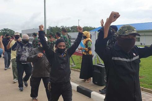 Sembuh, 15 Kru KM Kelud Dipulangkan dari RS Khusus Covid-19 Pulau Galang