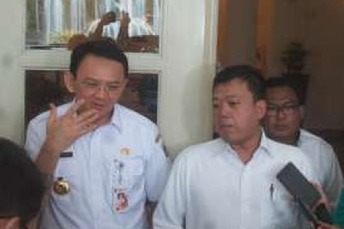 Mantan Ketua Gerakan Pemuda Ansor Nusron Wahid dan Gubernur DKI Jakarta Basuki Tjahaja Purnama di Balai Kota, Rabu (30/3/2016).