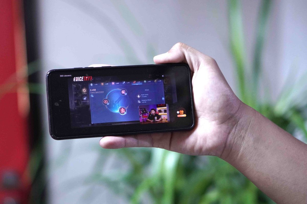 Telkomsel luncurkan fitur Live Streaming pada versi website dan aplikasi Android Dunia Games yang memberikan pengalaman terbaik bermain game bagi seluruh pencinta gaming dan e-sports Tanah Air. Keunggulan yang dihadirkan dalam fitur terbaru Dunia Games yakni All Play, Streaming Multi-Platform, Share Screen, Playback, dan Earning.