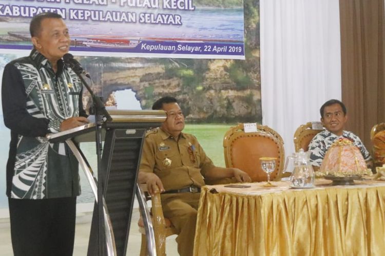 Direktur Jenderal Pengelolaan Ruang Laut, Brahmantya Satyamurti Poerwadi dalam acara Sosialisasi Pengelolaan Pulau-pulau Kecil, di Baruga Rujab Bupati, Kepulauan Selanyar, Senin (23/4/2019)
